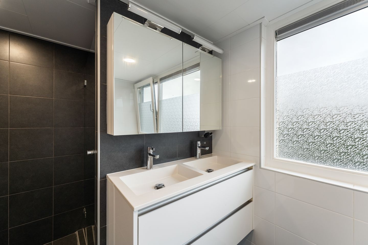 Photo 64 of Loogstraat 12