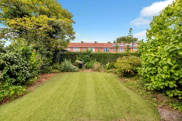 Photo 14 of Burgemeester van der Lelystraat 92