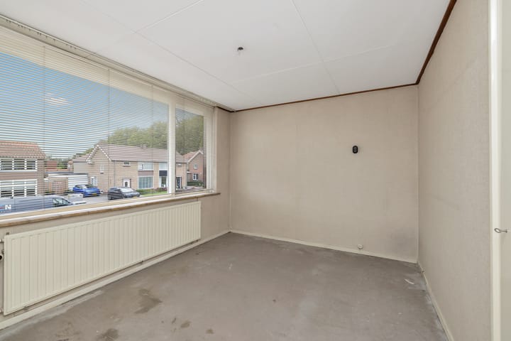 Photo 18 of Burgemeester van der Lelystraat 92