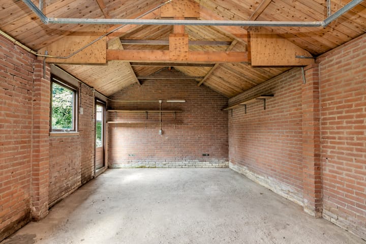 Photo 31 of Burgemeester van der Lelystraat 92