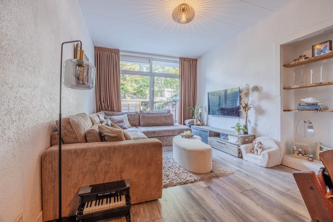 Photo 8 of Esdoornstraat 25