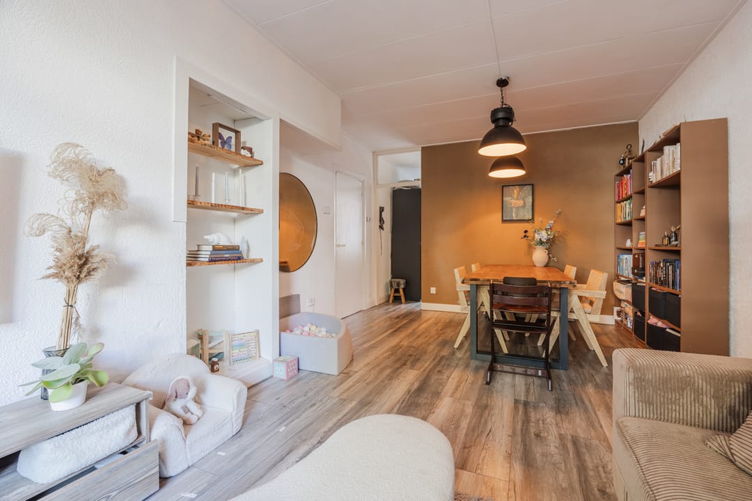 Photo 11 of Esdoornstraat 25