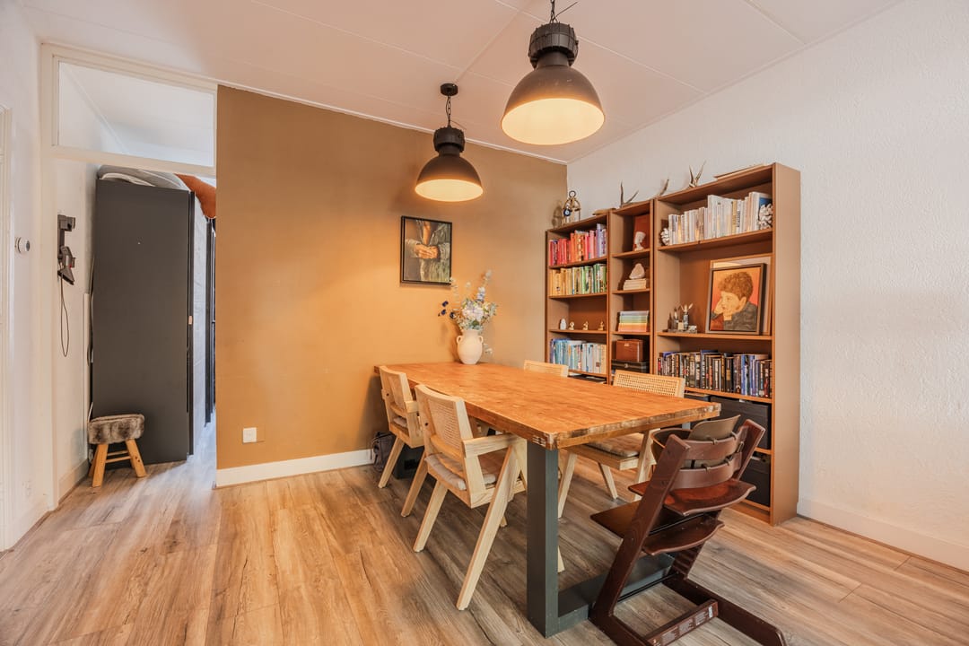 Photo 13 of Esdoornstraat 25