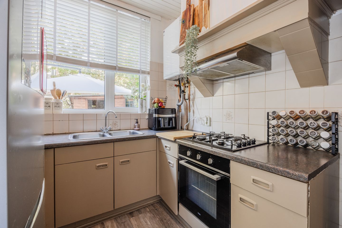 Photo 14 of Esdoornstraat 25