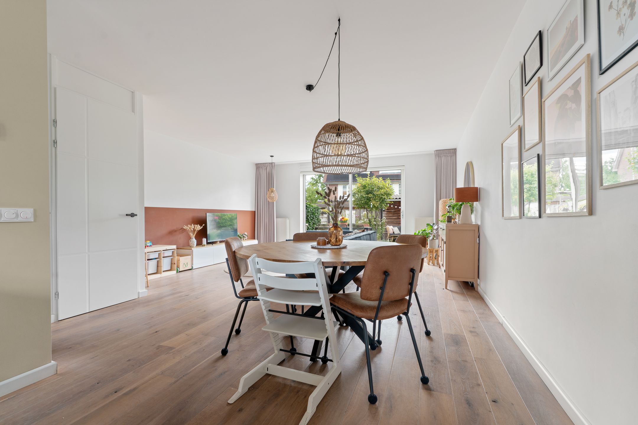 Photo 18 of Claustrum 75