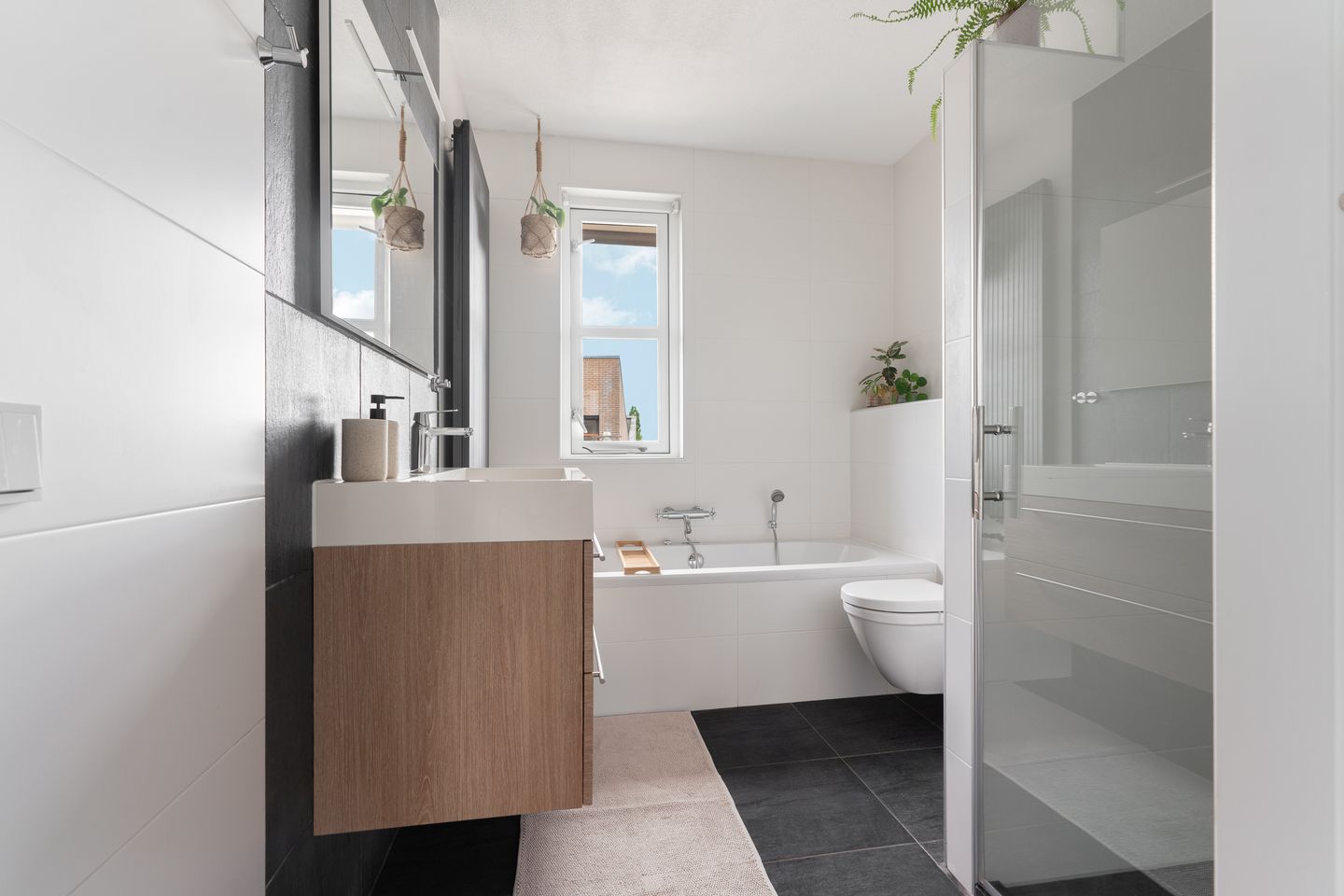 Photo 25 of Claustrum 75