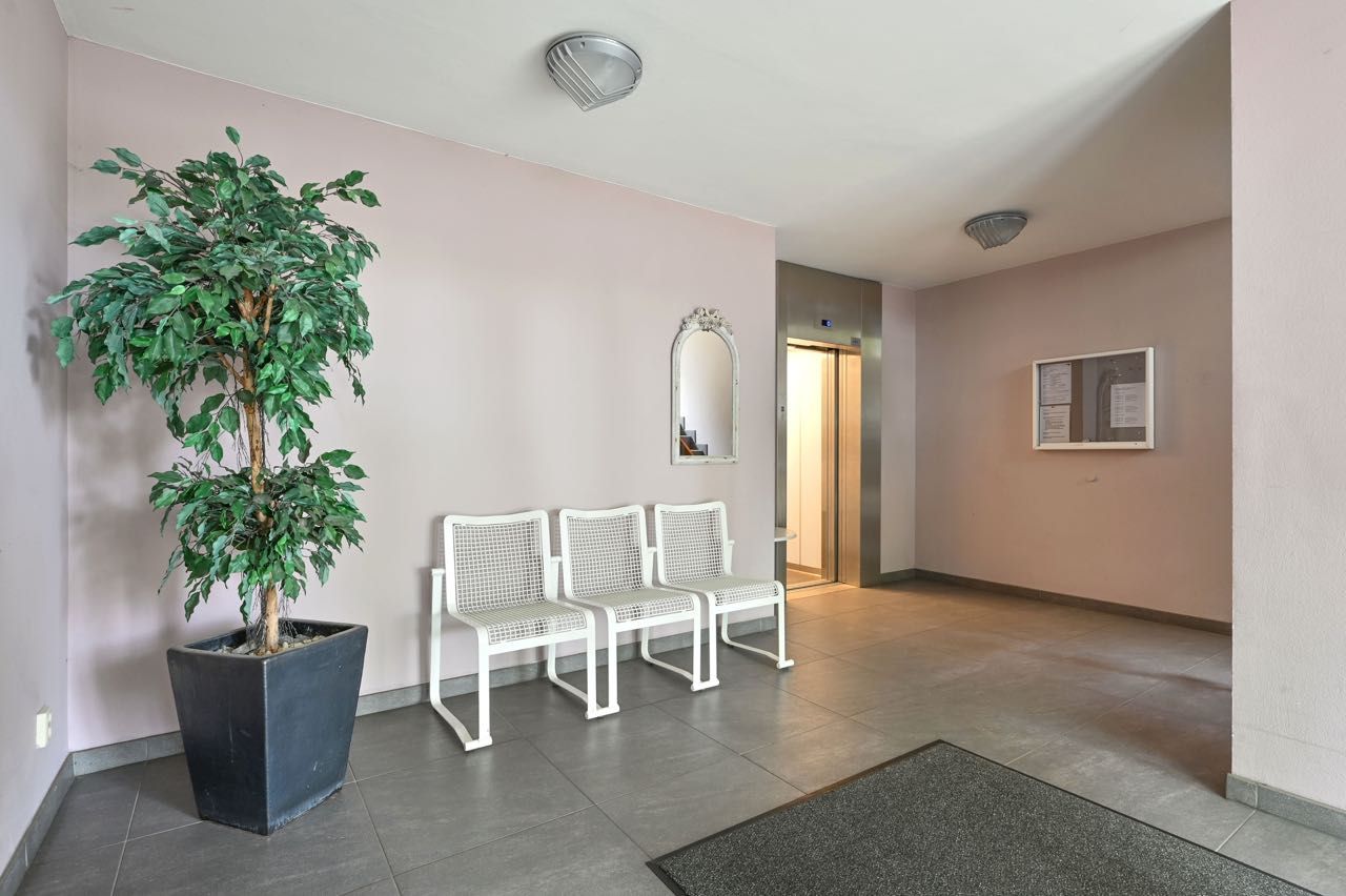 Foto 25 van Veenbesstraat 142