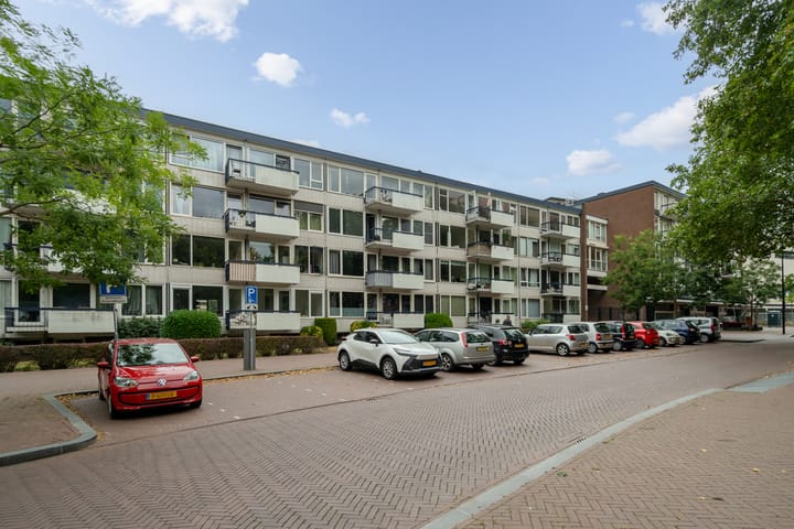 Burgemeester Edo Bergsmalaan 82