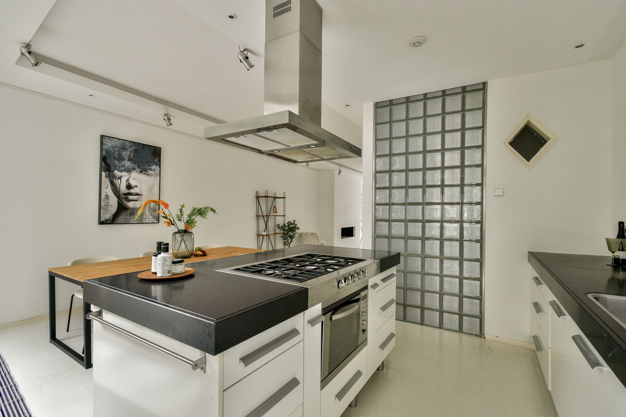 Photo 12 of Marnixstraat 364-A