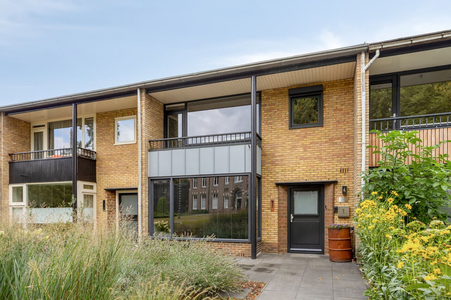 Foto 1 van Burg. de Kuijperlaan 4