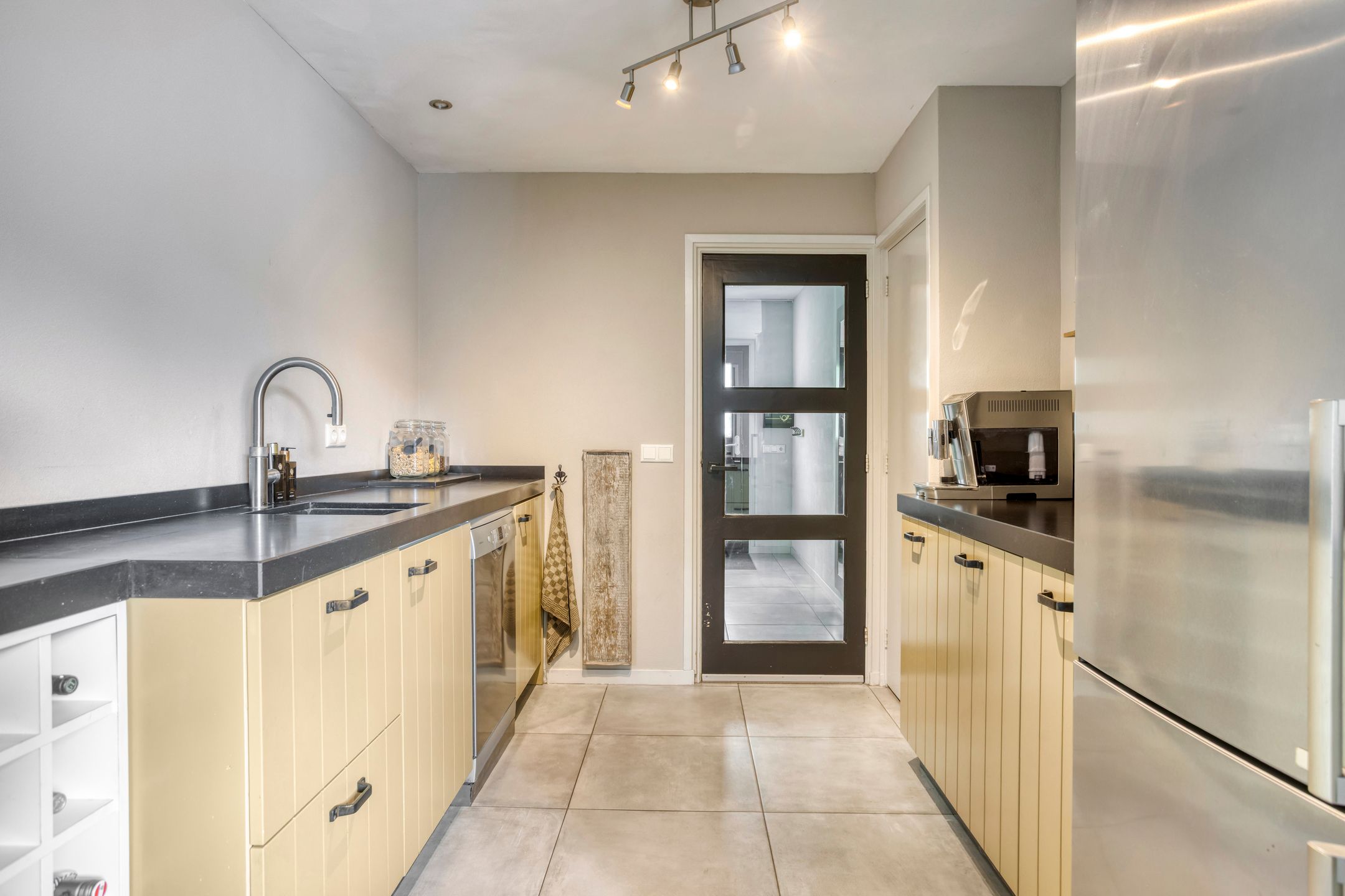 Photo 15 of Burg. de Kuijperlaan 4