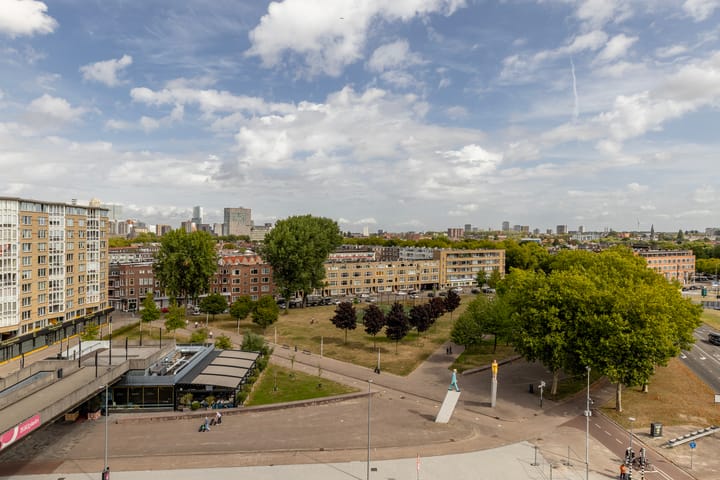 Foto 2 van Zuidplein 572