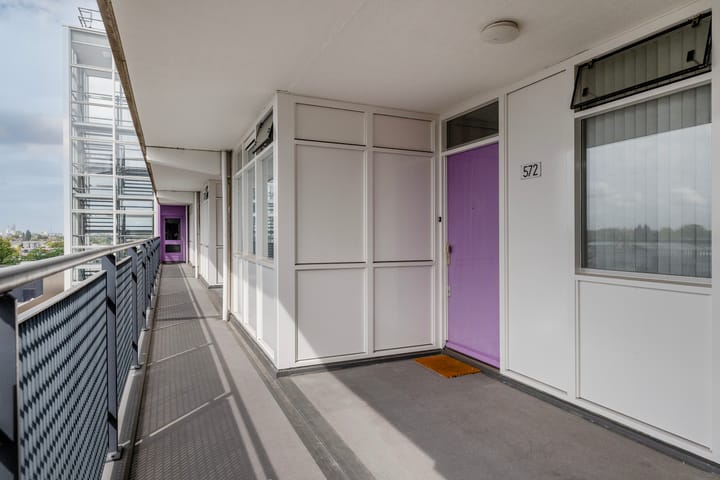 Foto 7 van Zuidplein 572