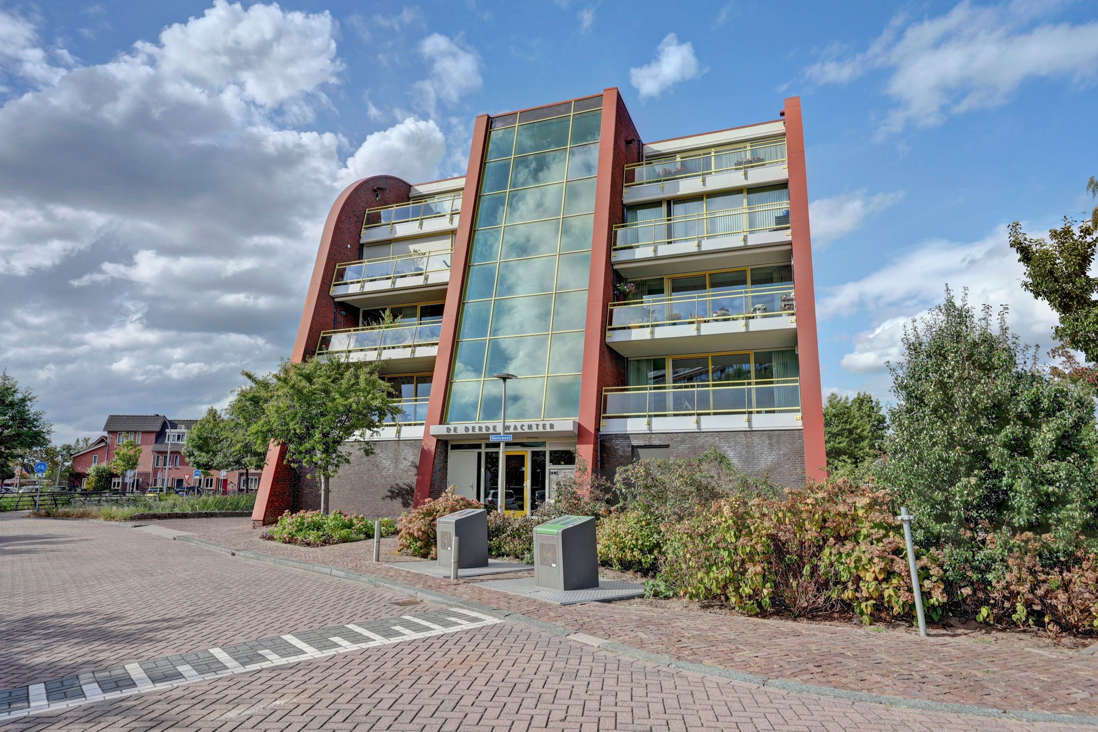 Photo 3 of Watermunt 42