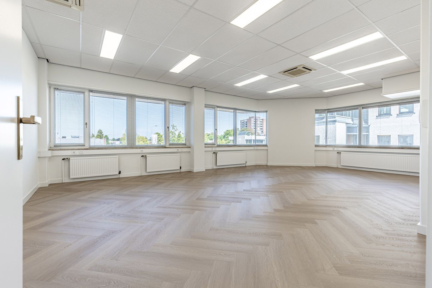 View photo 5 of Croy 7-9