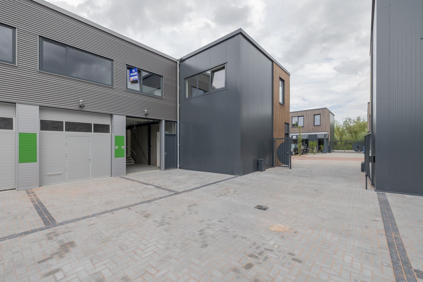 View photo 1 of Floris Versterlaan 62-D