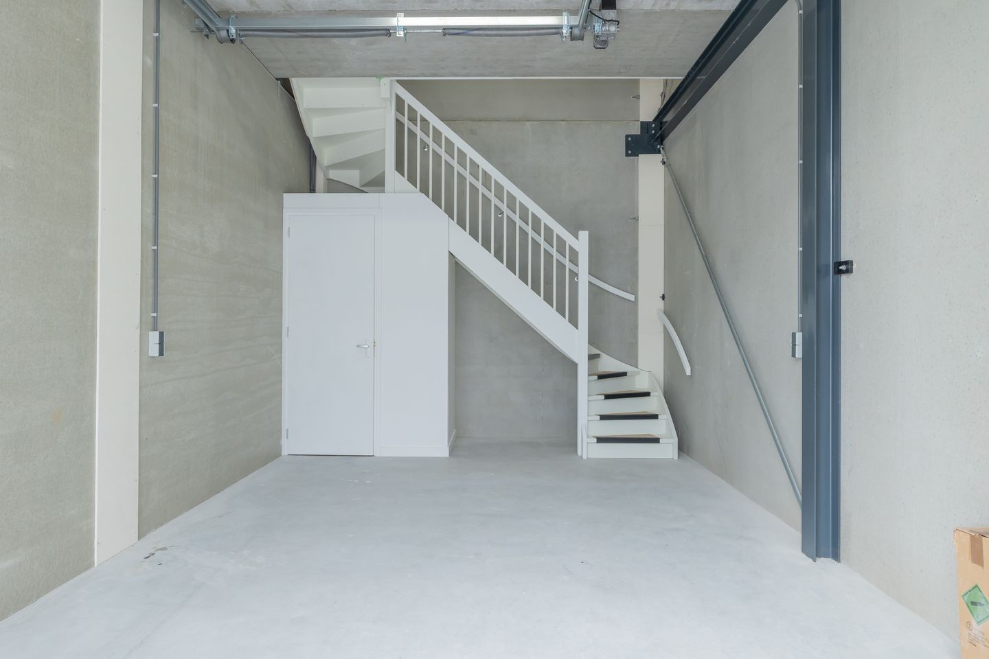 View photo 2 of Floris Versterlaan 62-D