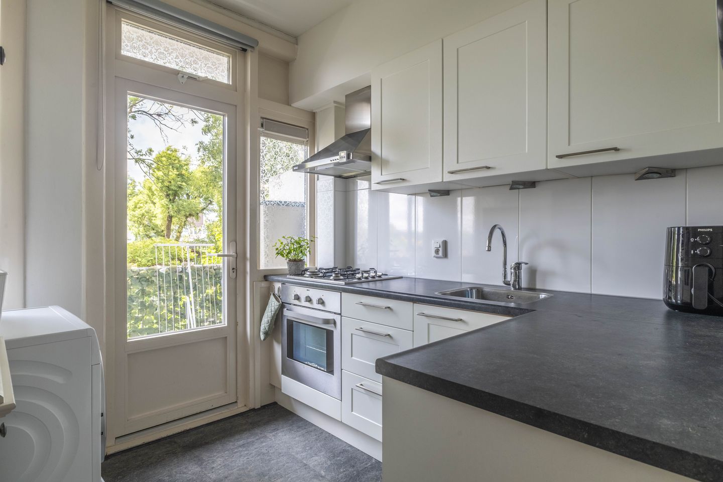 Photo 10 of Van Bossestraat 66-1