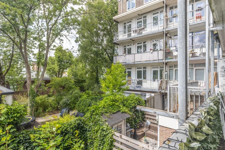 Photo 14 of Van Bossestraat 66-1