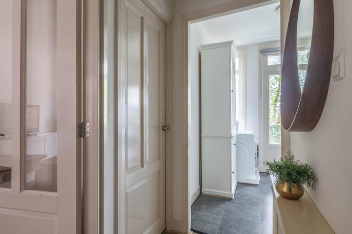 Photo 19 of Van Bossestraat 66-1