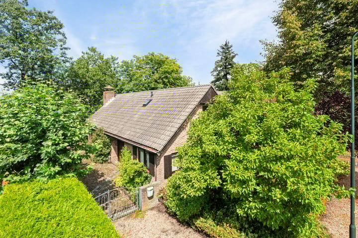 Photo 31 of Hoenderloseweg 42