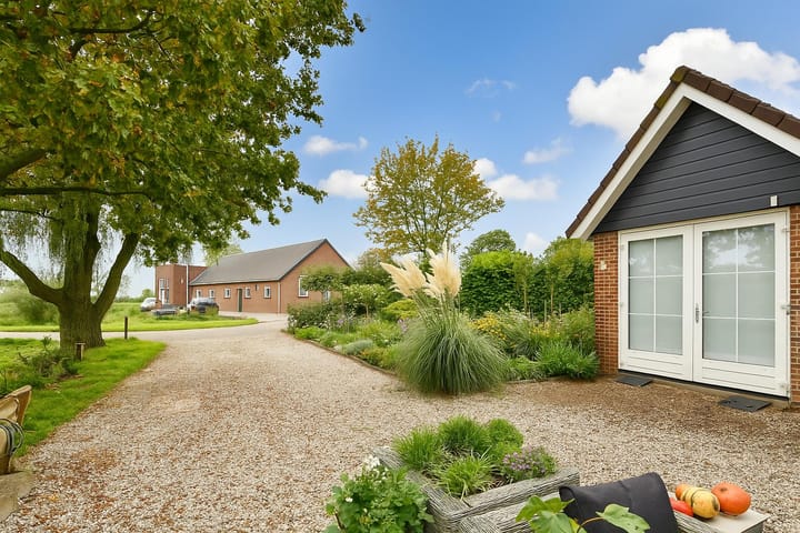 Photo 13 of Waverdijk 12