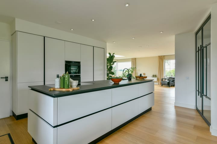 Photo 17 of Waverdijk 12