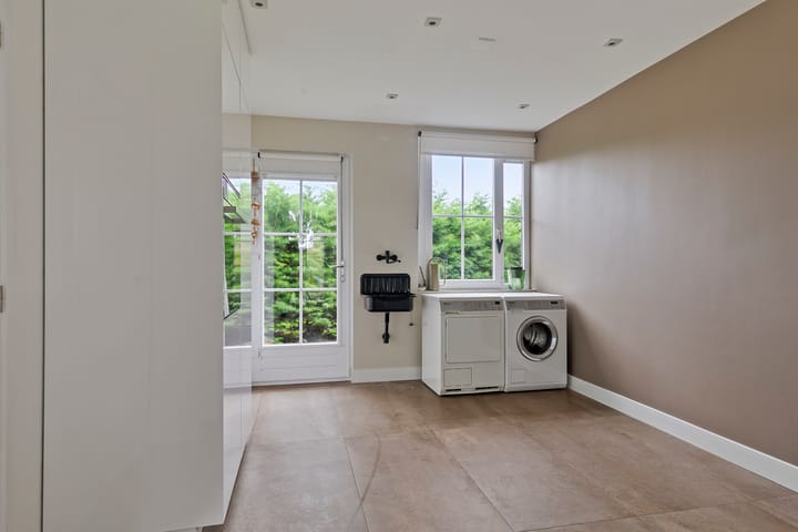 Photo 29 of Waverdijk 12