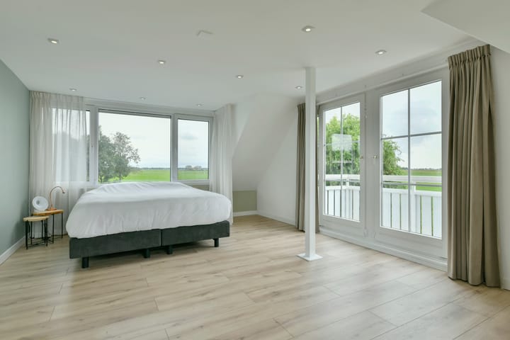 Photo 33 of Waverdijk 12