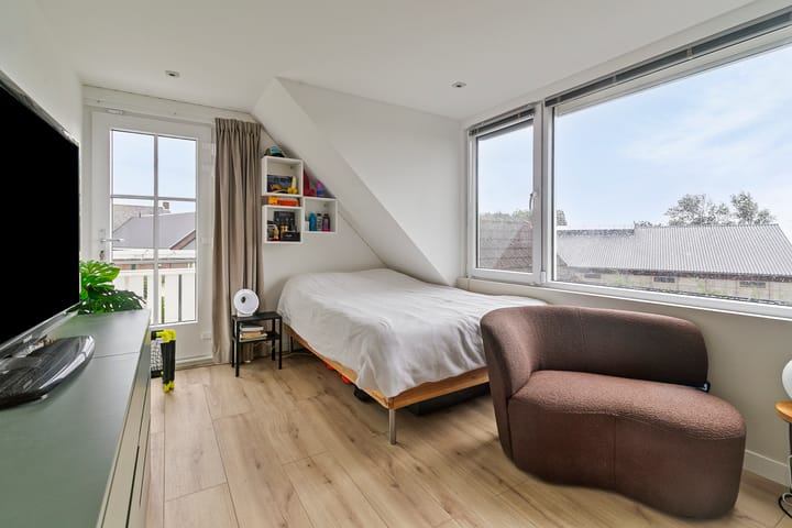 Photo 37 of Waverdijk 12