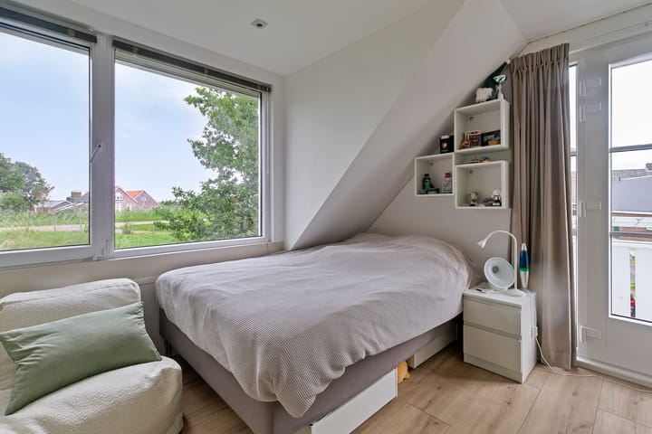 Photo 39 of Waverdijk 12