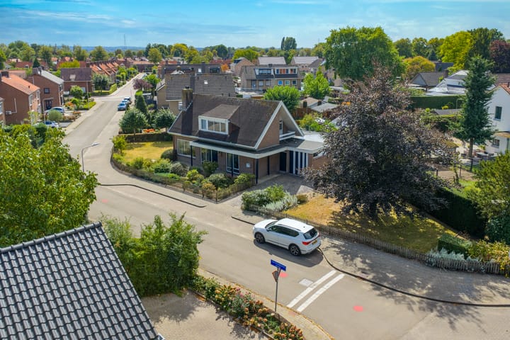 Foto 44 van van Bronkhorststraat 4