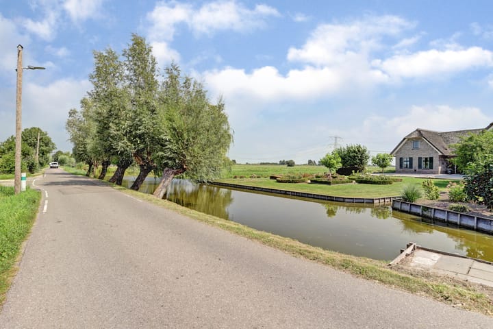 Photo 39 of Achterbroek 10-A