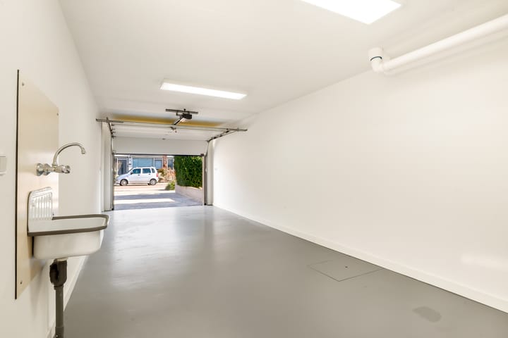 Photo 31 of Saarstraat 8