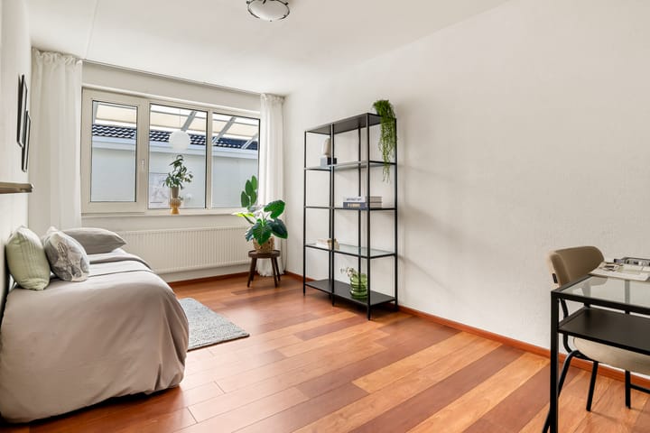 Photo 44 of Saarstraat 8