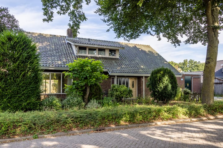 Photo 4 of Diepenheimsestraat 18