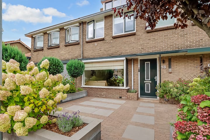 Photo 1 of Outshoornlaan 18