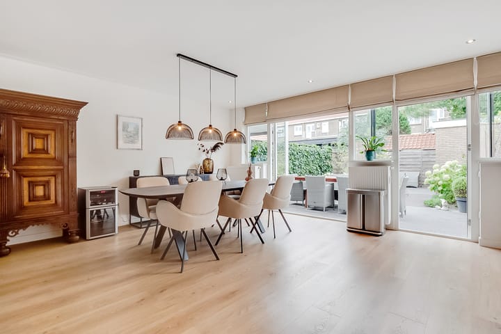 Photo 10 of Outshoornlaan 18