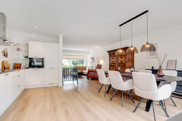 Photo 11 of Outshoornlaan 18