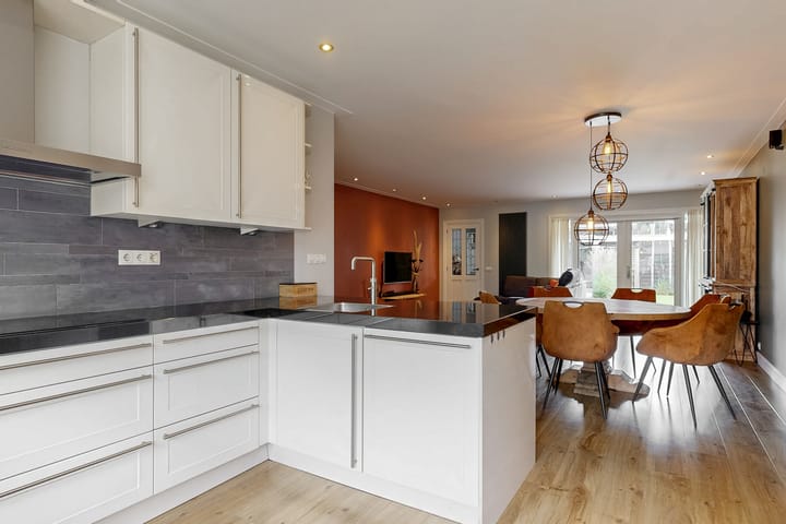 Foto 3 van Pastoor van Santestraat 33