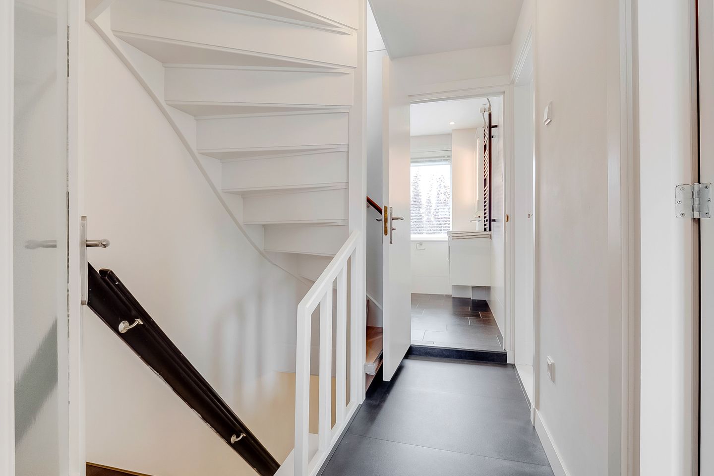 Foto 14 van Outshoornlaan 18