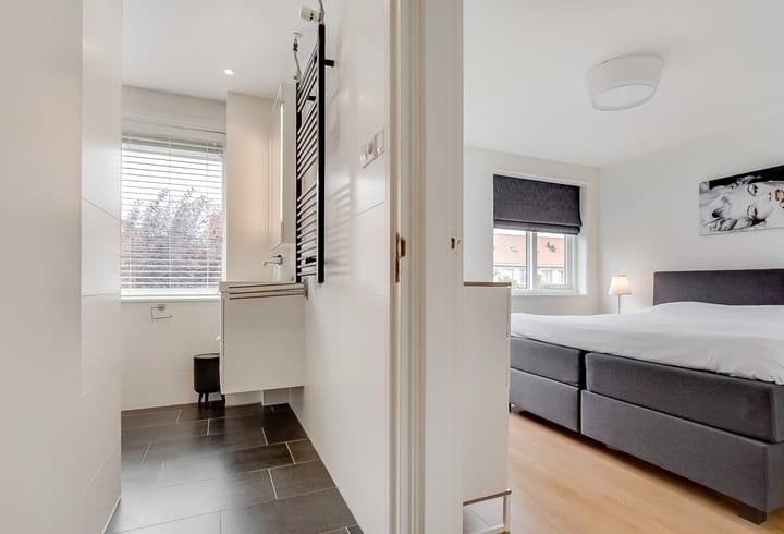 Photo 16 of Outshoornlaan 18