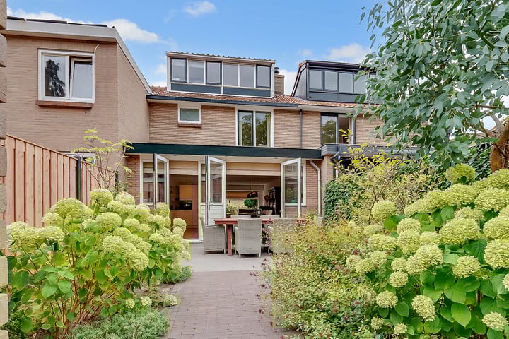 Photo 30 of Outshoornlaan 18