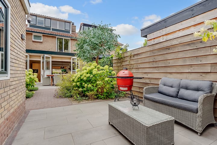 Photo 33 of Outshoornlaan 18