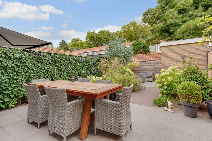 Photo 36 of Outshoornlaan 18