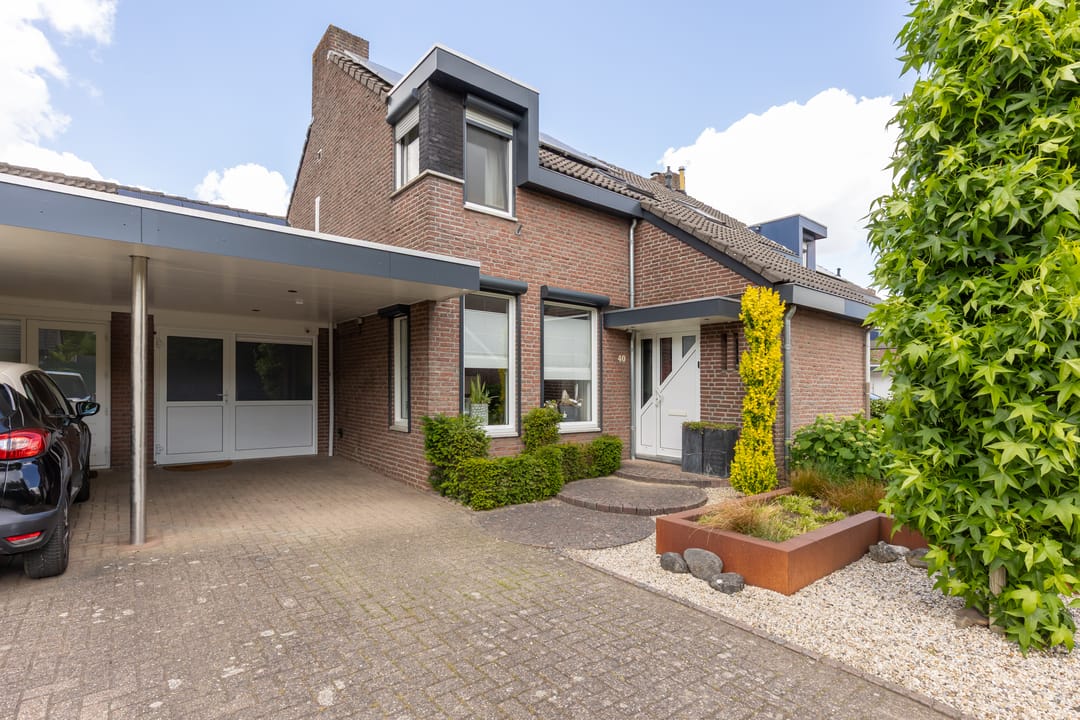 Foto 1 van Lintjeshaag 40