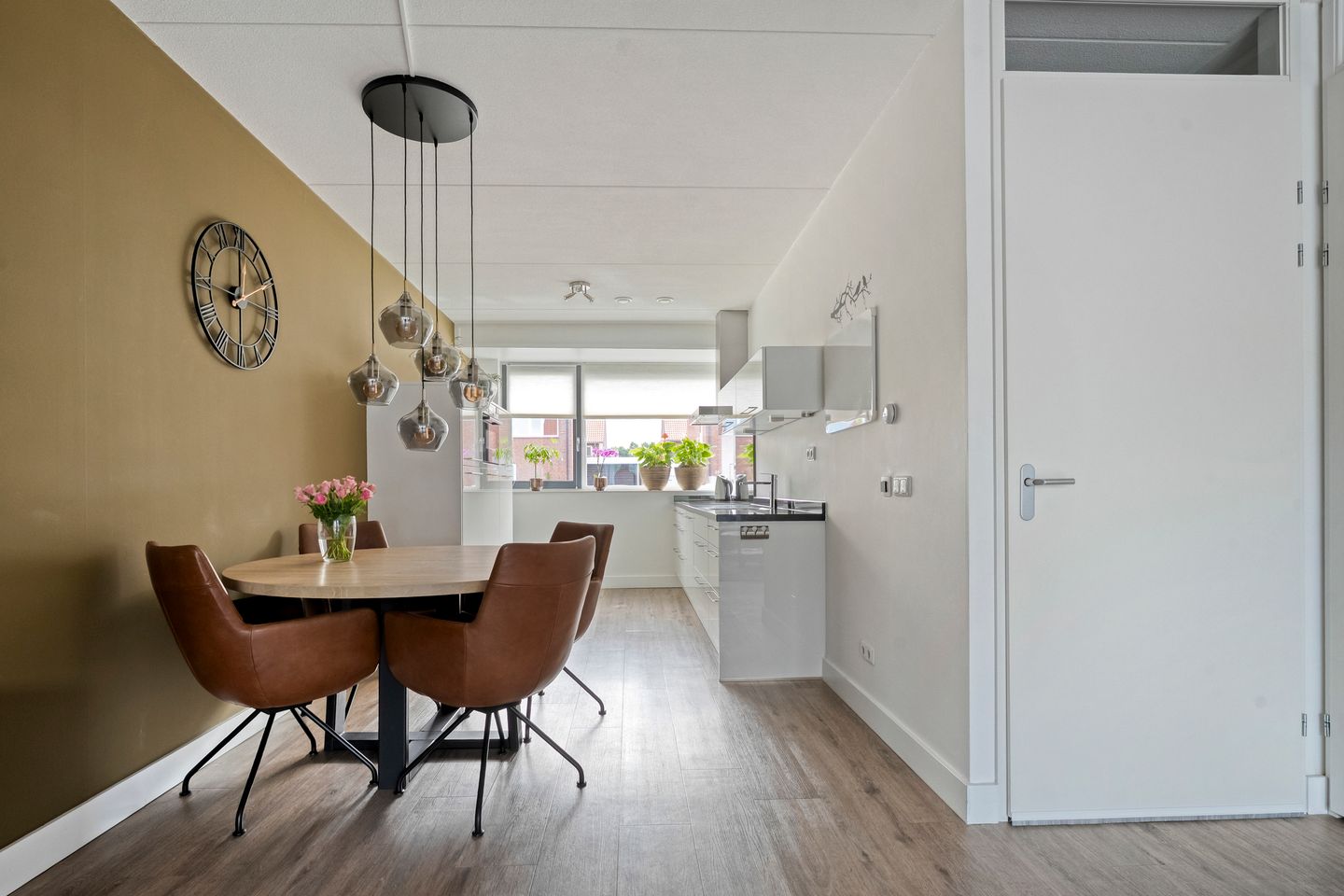 Foto 10 van Hoefsmid 37