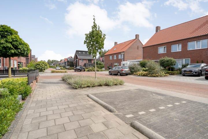 Foto 27 van Hoefsmid 37