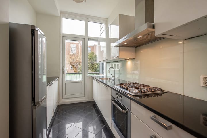 Foto 3 van Van Loostraat 4