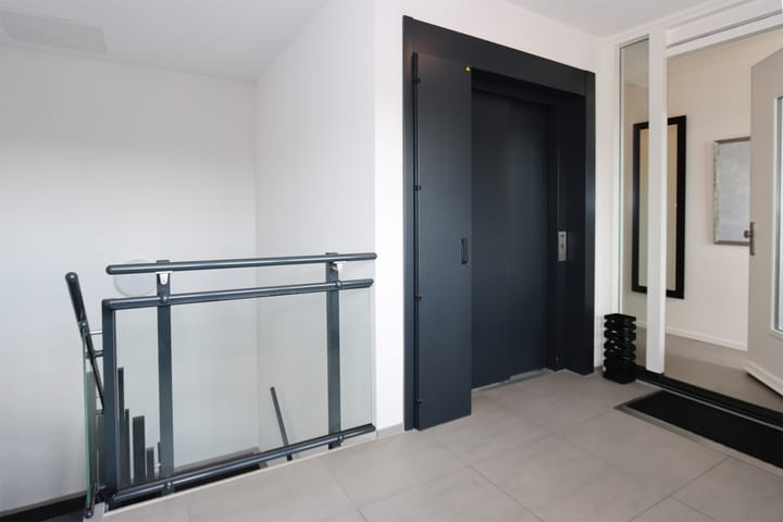 Photo 9 of Zevenheuvelenweg 10-F